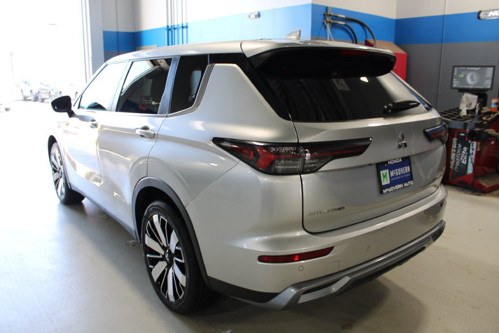 Used 2025 Mitsubishi Outlander SE AWD/4WD image 22