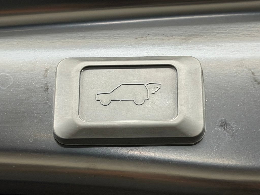 Certified 2025 Toyota RAV4 XLE w/ Convenience Package FWD image 16
