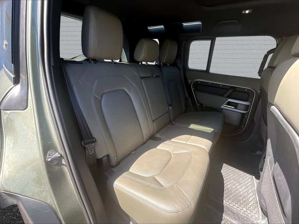 Used 2023 Land Rover Defender 110 SE AWD/4WD image 21