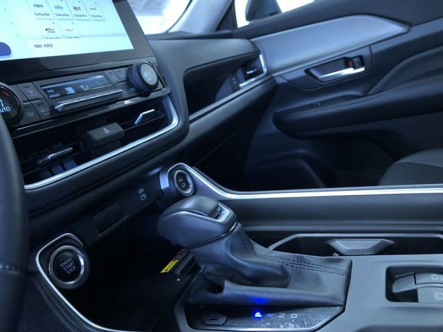 Used 2025 Toyota Grand Highlander AWD image 32