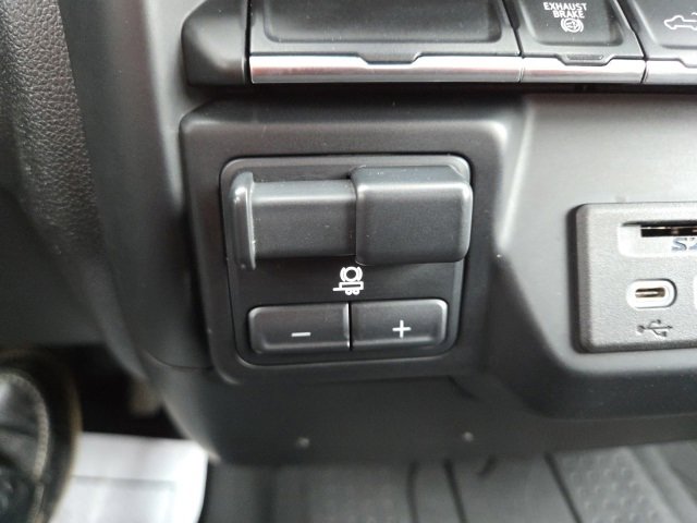 Used 2020 Chevrolet Silverado 2500 LT w/ Convenience Package image 9