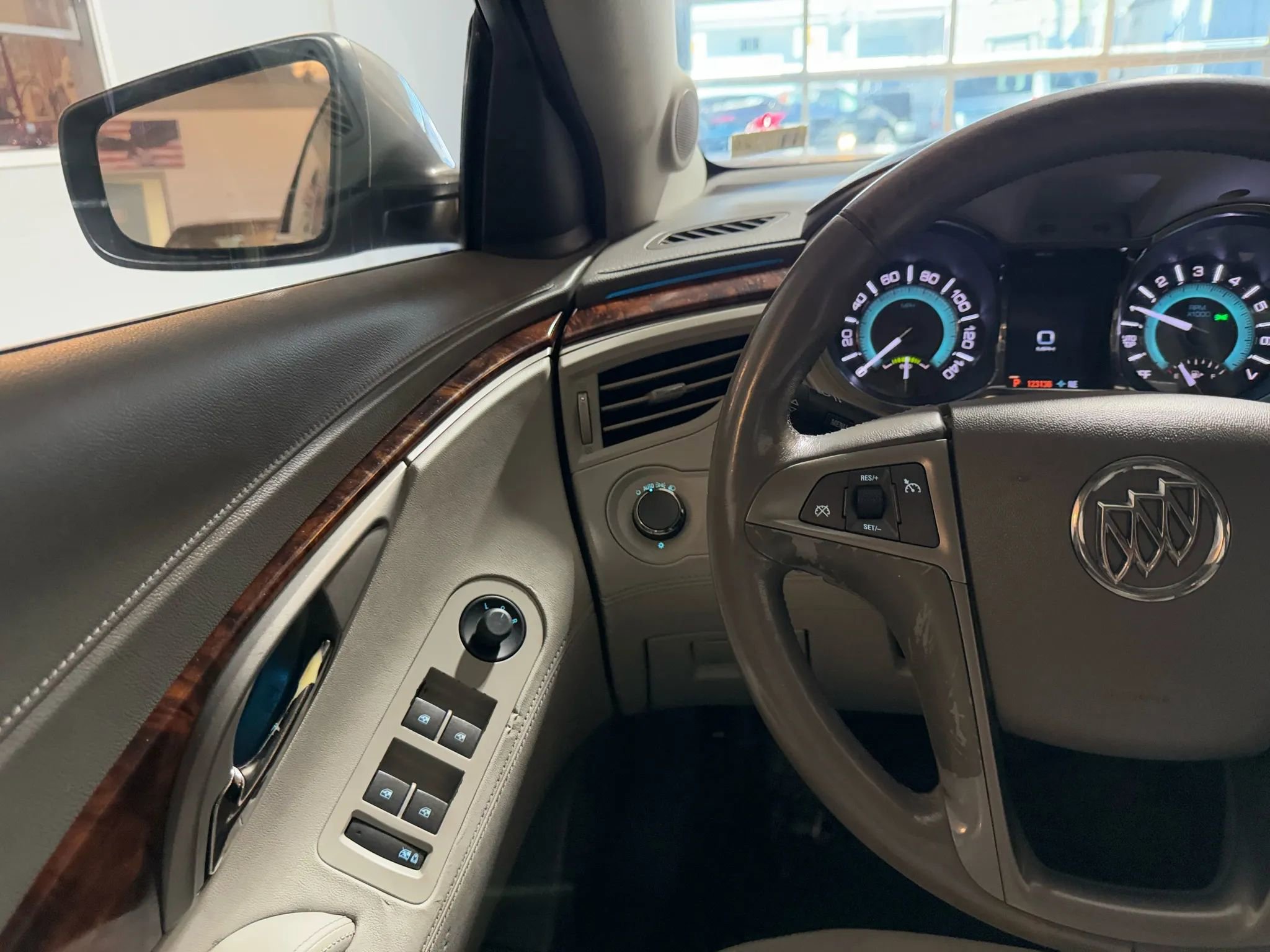 Used 2012 Buick LaCrosse image 26