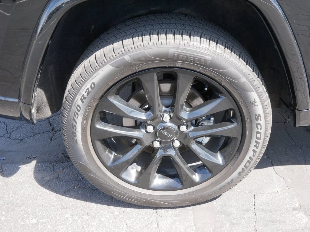 Used 2021 Jeep Grand Cherokee Laredo X AWD/4WD image 11