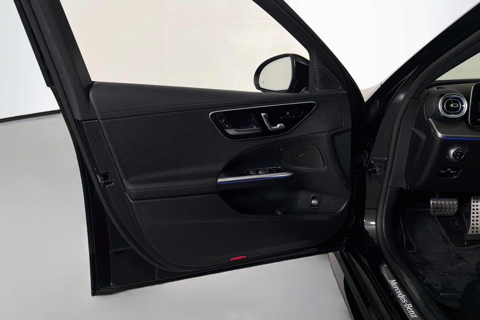 Used 2022 Mercedes-Benz C 300 Sedan image 21