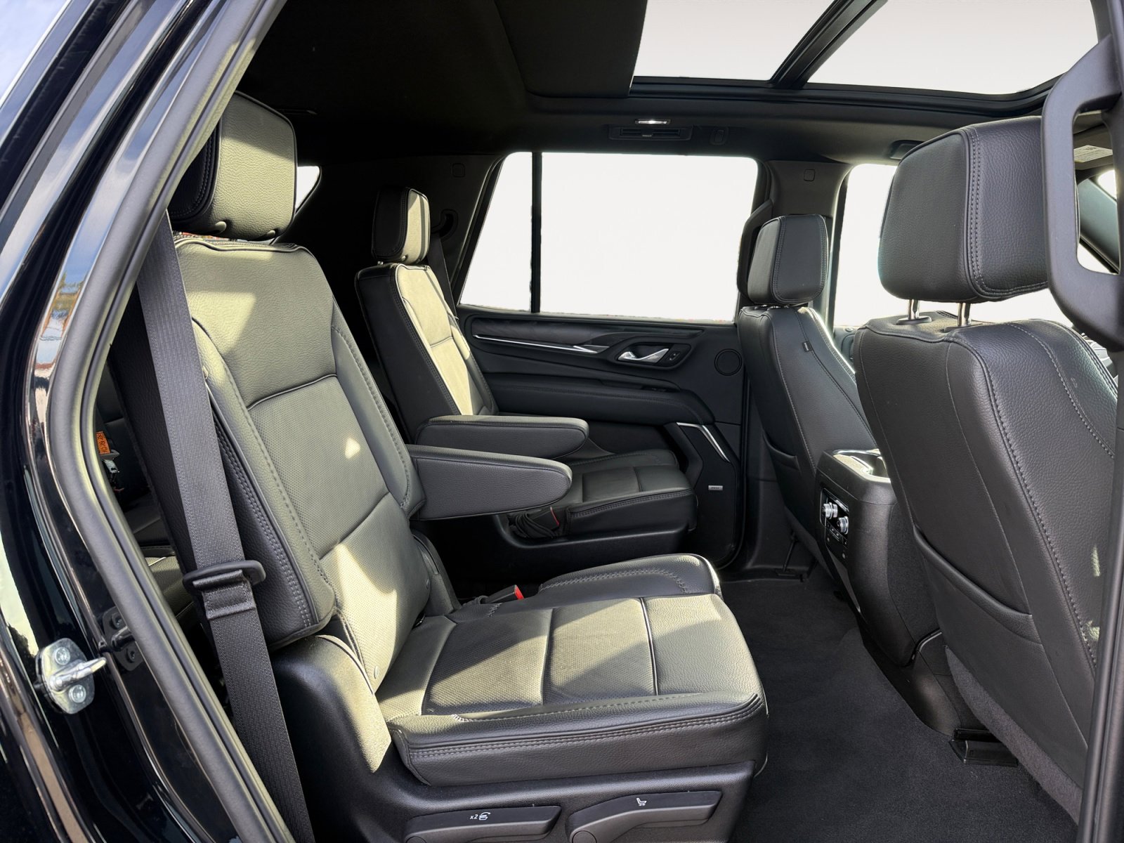 Used 2024 GMC Yukon Denali image 18