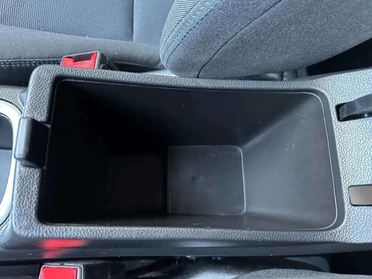 Used 2018 Chevrolet Cruze LT w/ Convenience Package image 14