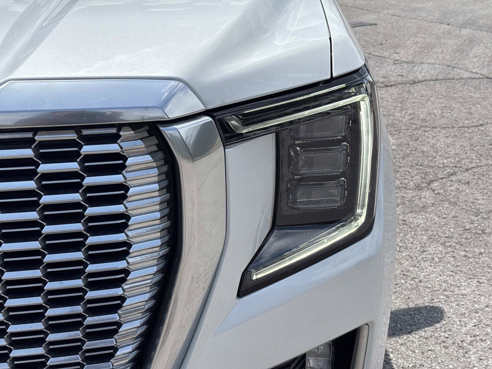 Used 2024 GMC Yukon Denali w/ Denali Reserve Package RWD image 11
