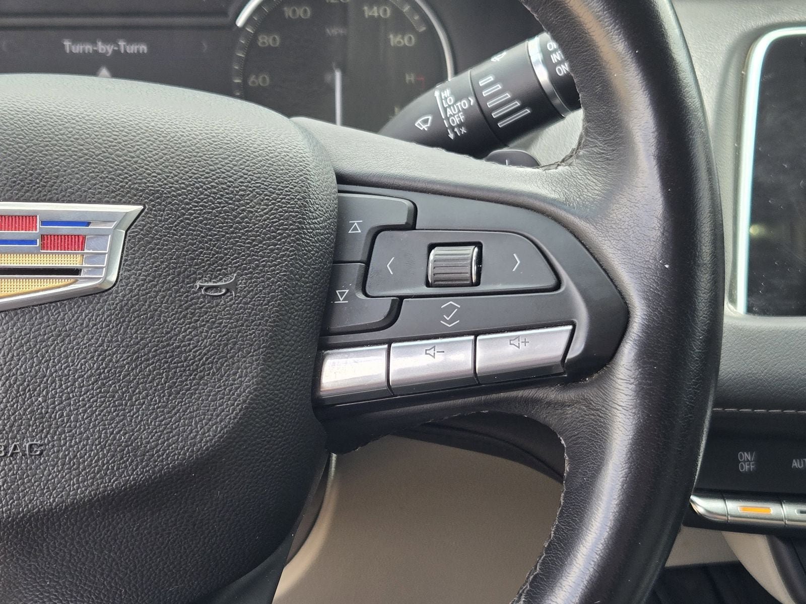 Used 2022 Cadillac XT4 Premium Luxury w/ Enhanced Visibility Package FWD image 34