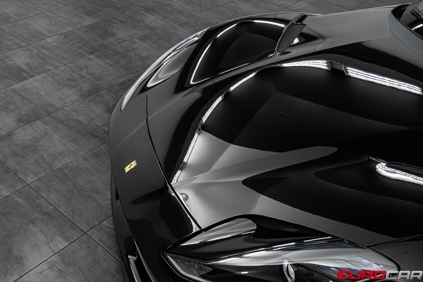 Used 2022 Ferrari 812 GTS RWD image 11