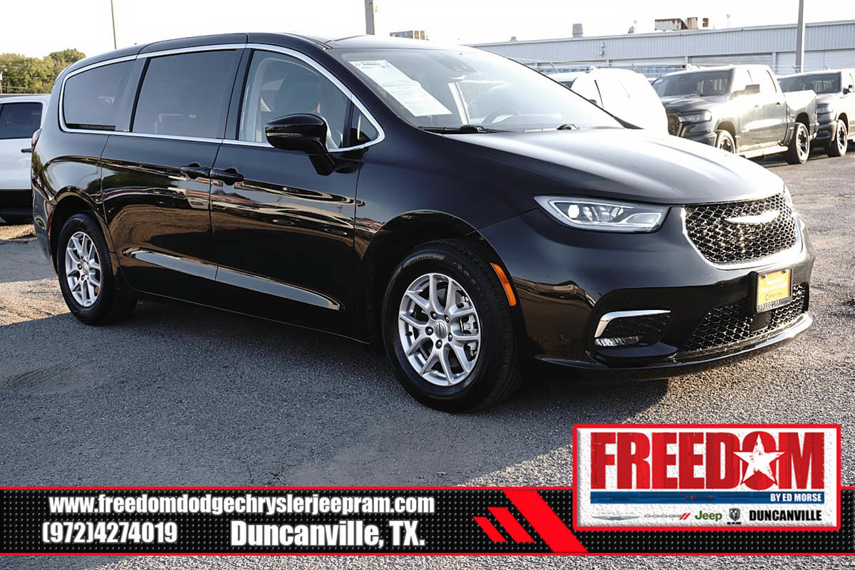 Certified 2024 Chrysler Pacifica Touring-L FWD image 6