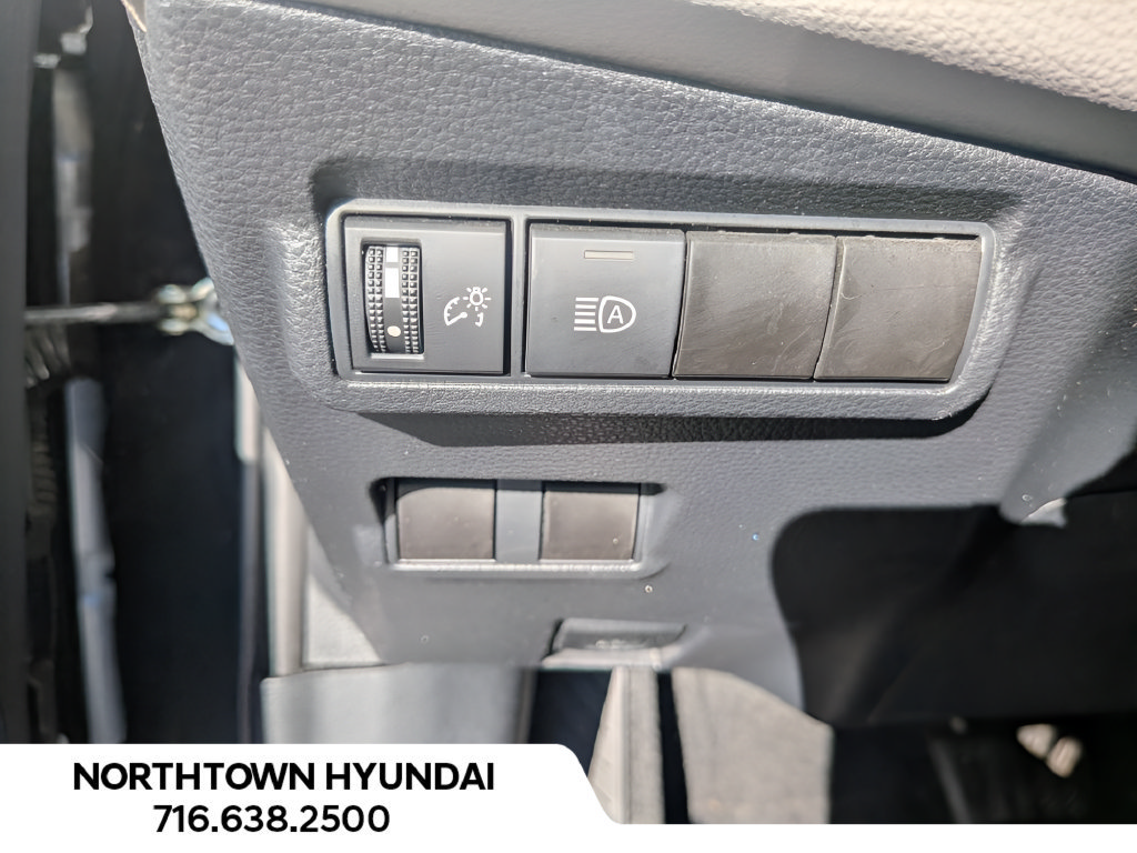 Used 2024 Toyota Corolla Cross L AWD/4WD image 24