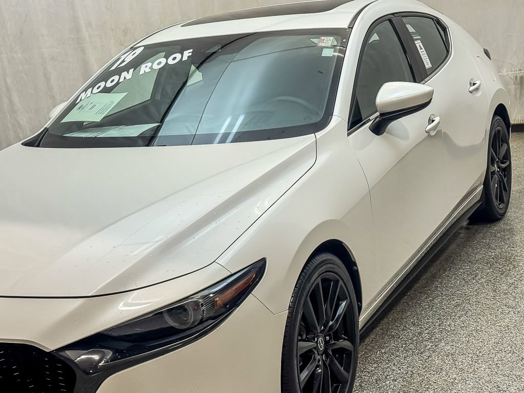 Used 2019 MAZDA MAZDA3 Hatchback w/ Premium Package FWD image 5