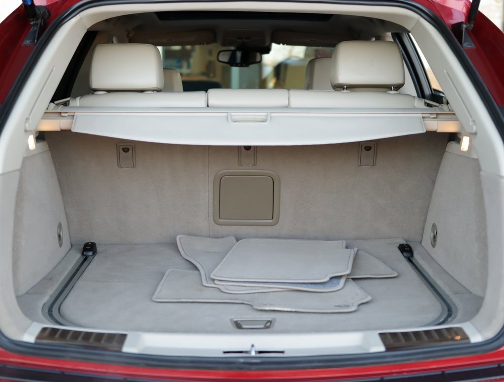 Used 2015 Cadillac SRX Luxury w/ Driver Awareness Package image 28