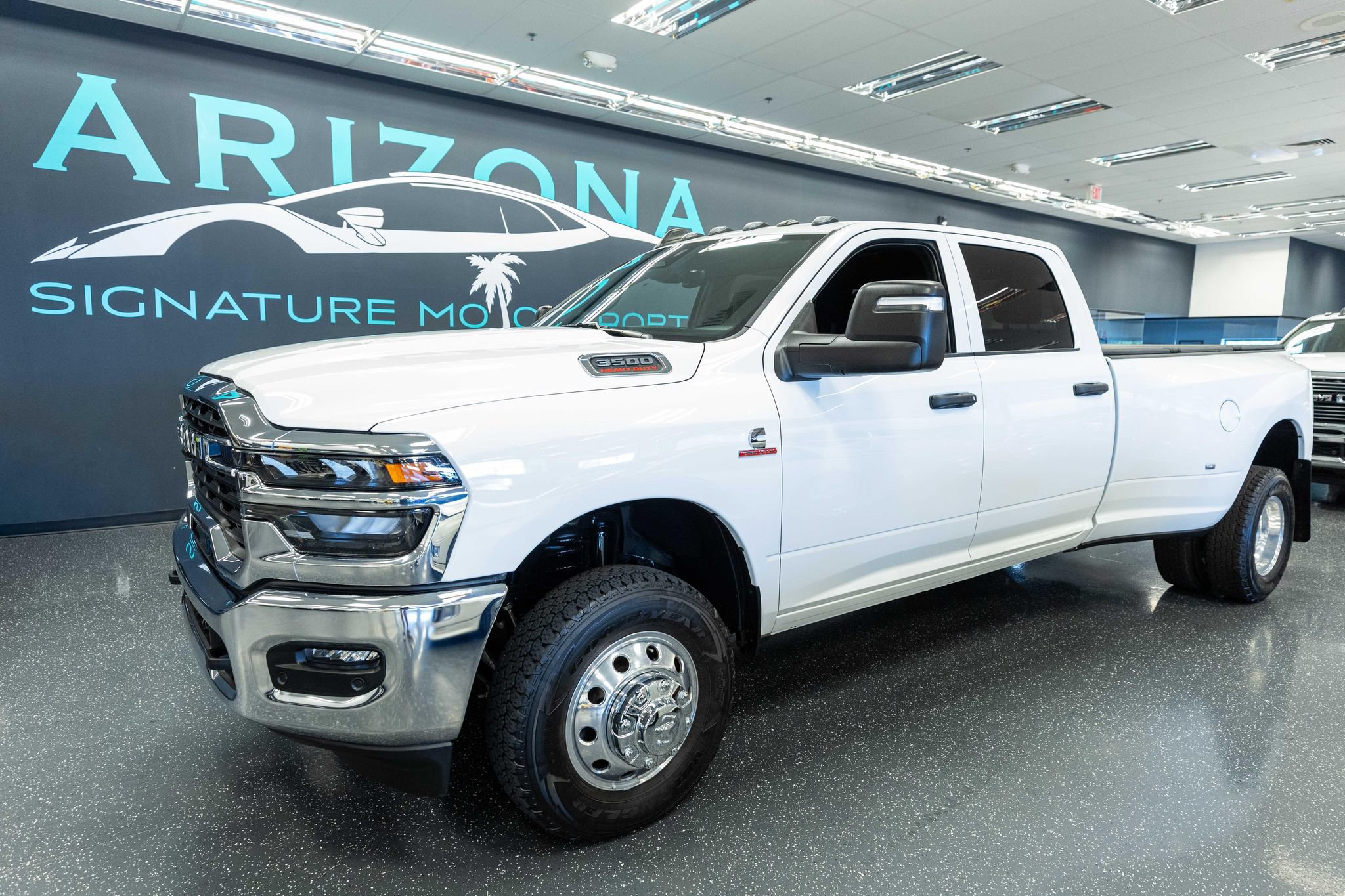 Used 2025 RAM 3500 Tradesman AWD/4WD image 1