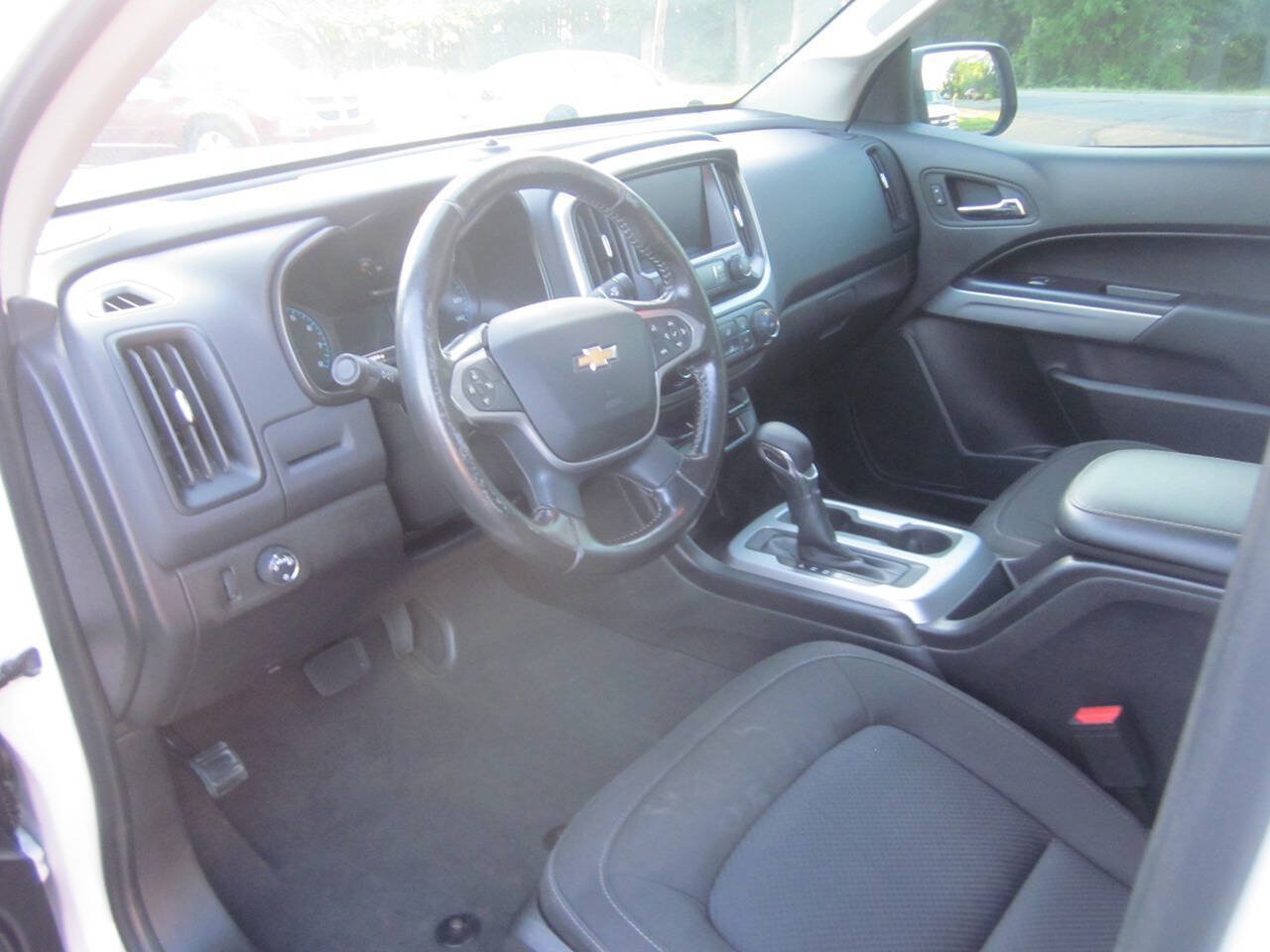 Used 2022 Chevrolet Colorado LT RWD image 9