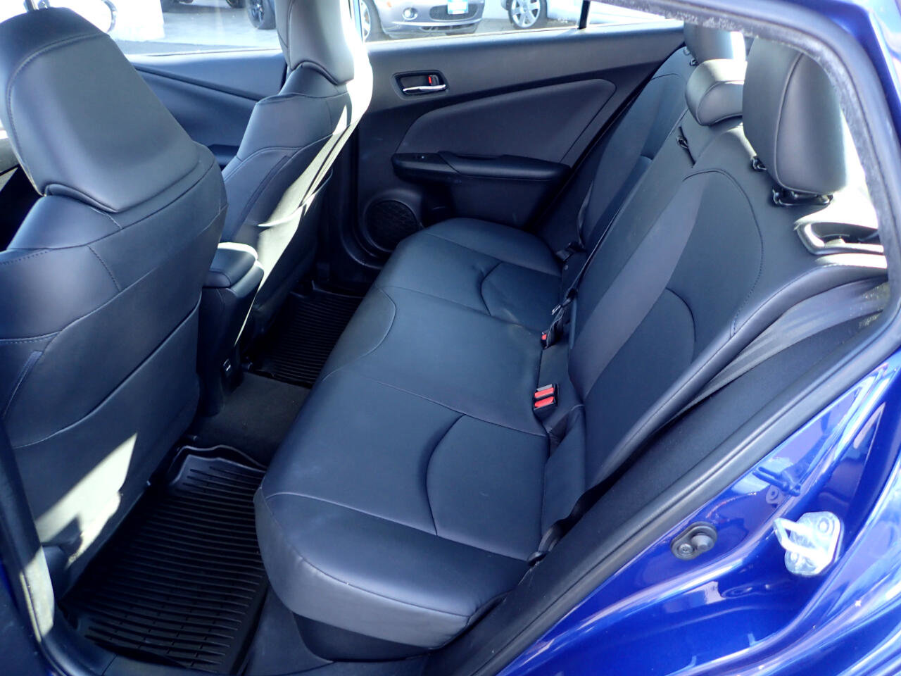 Used 2016 Toyota Prius Four image 10