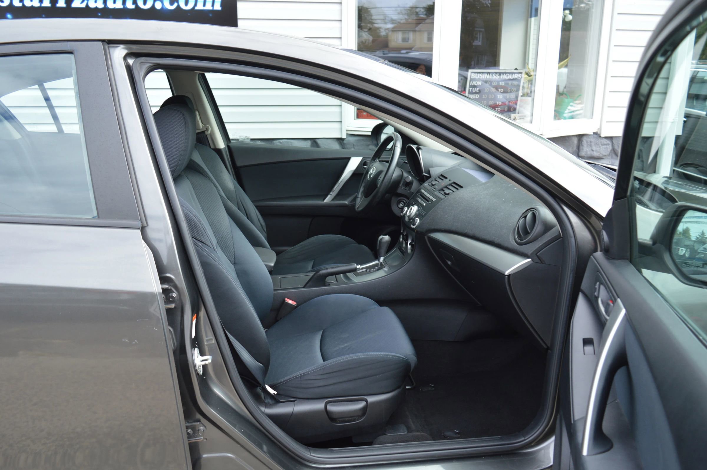 Used 2010 MAZDA MAZDA3 s Sport image 19