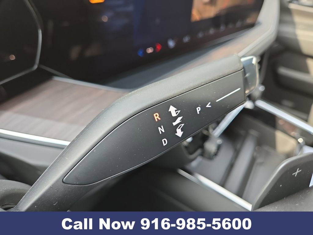 New 2026 Chevrolet Suburban LT image 20