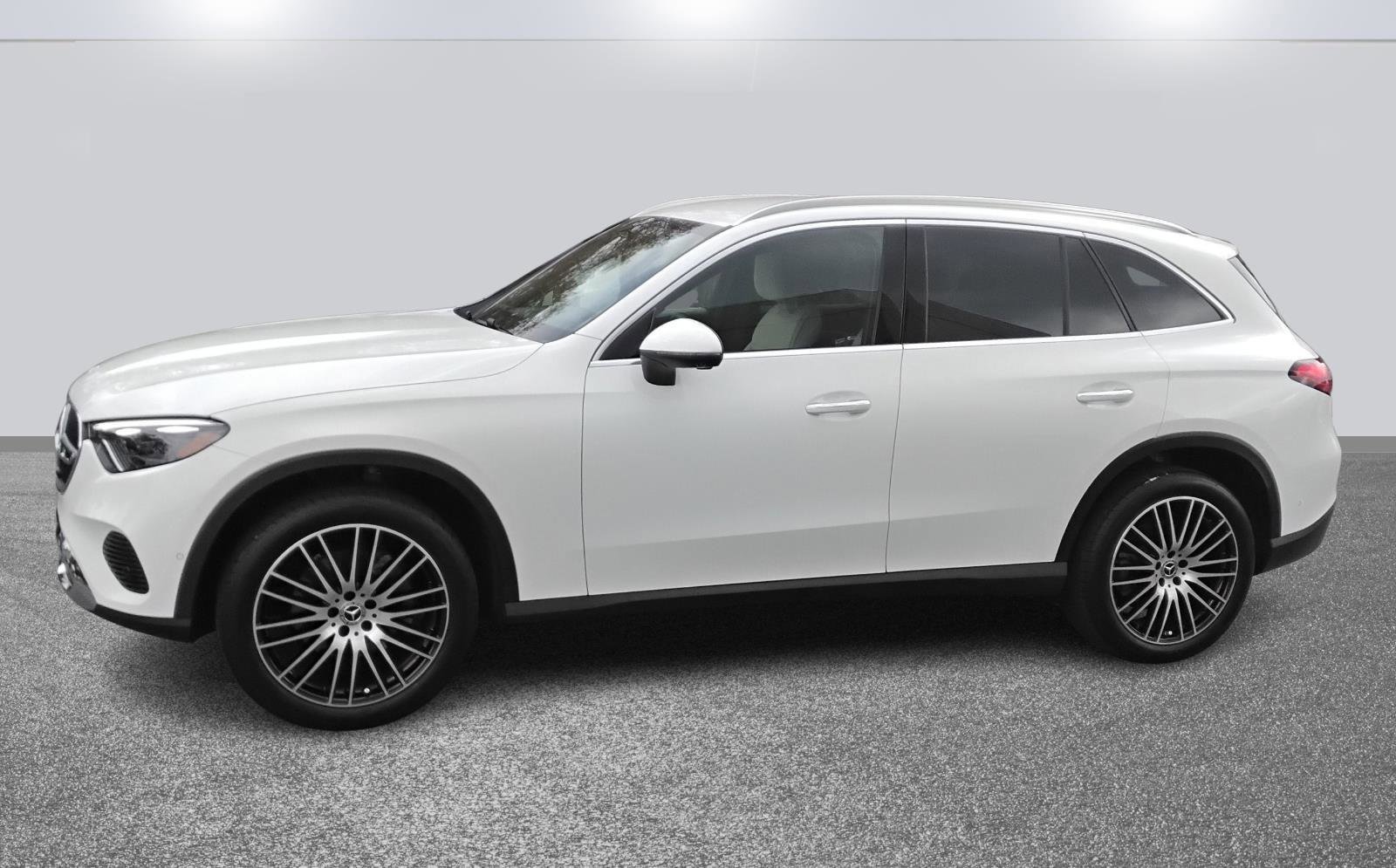 Used 2025 Mercedes-Benz GLC 300 GLC 300 image 3