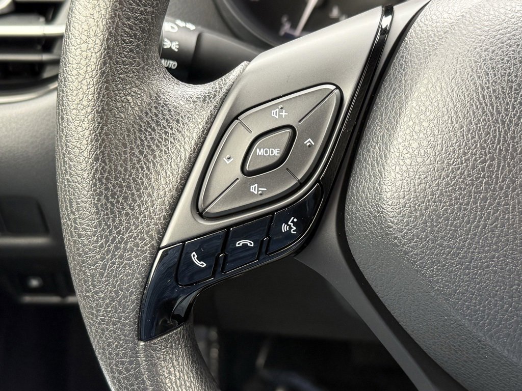 Used 2019 Toyota C-HR LE image 32