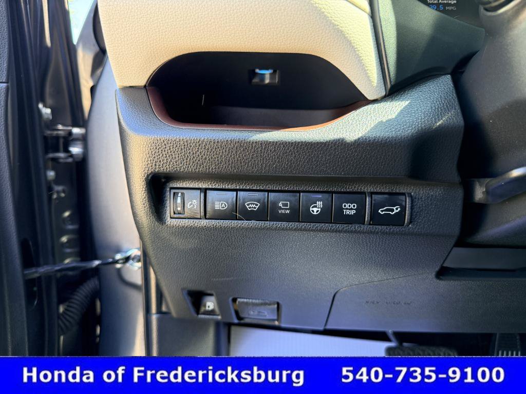 Used 2023 Toyota RAV4 Limited AWD/4WD image 44