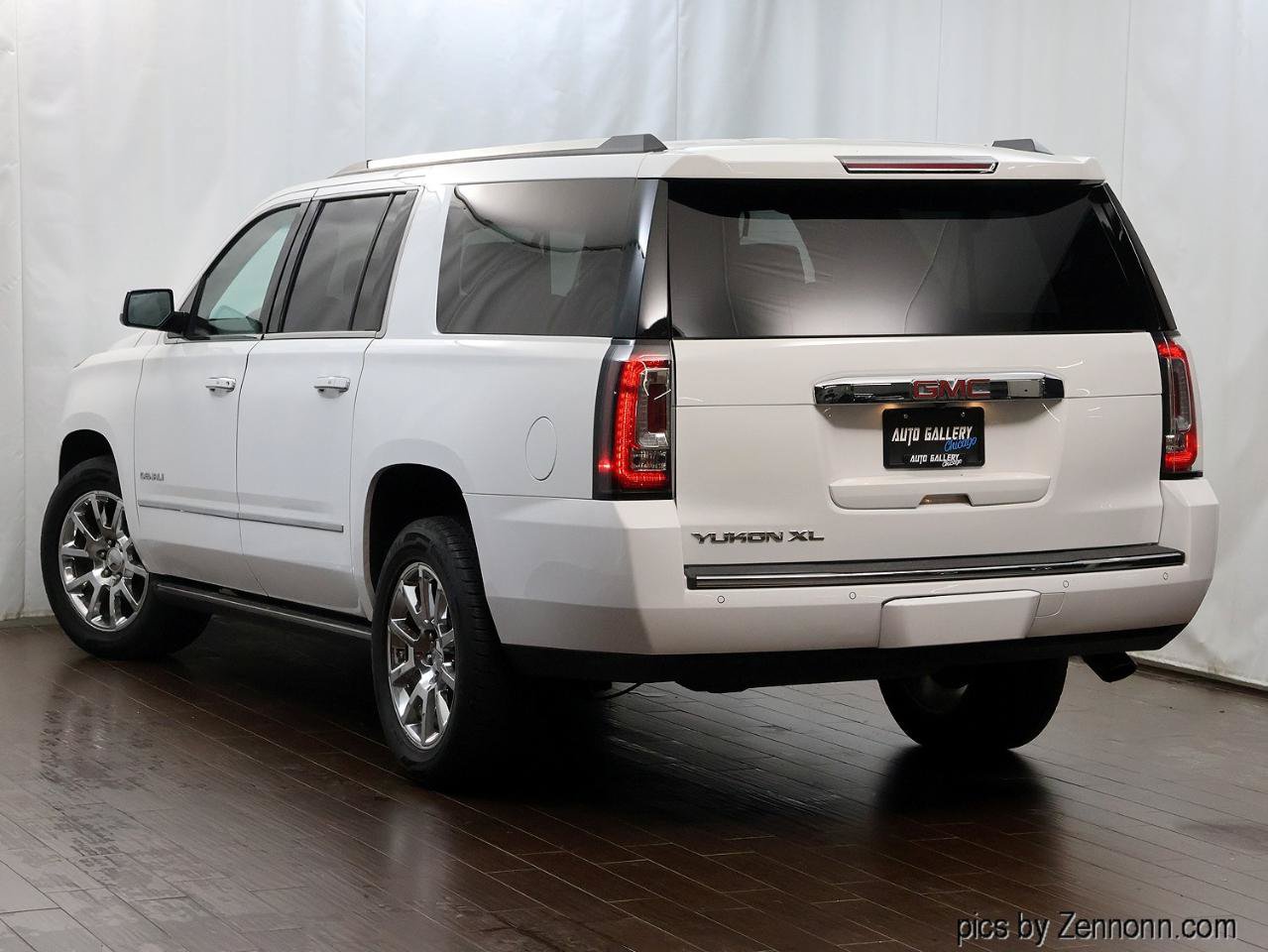 Used 2017 GMC Yukon XL Denali w/ Open Road Package AWD/4WD image 8