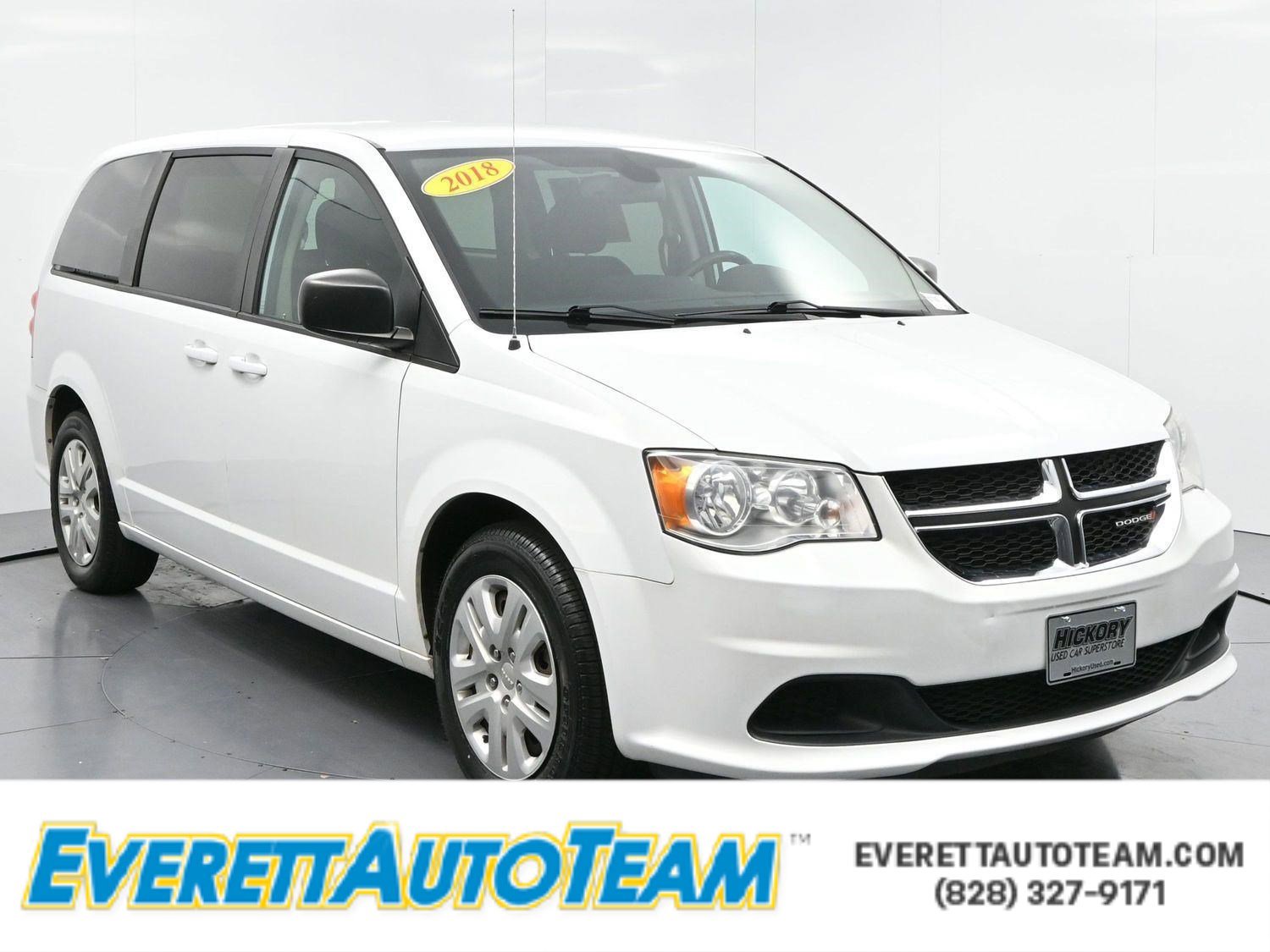 Used 2018 Dodge Grand Caravan SE w/ UConnect Hands-Free Group image 1