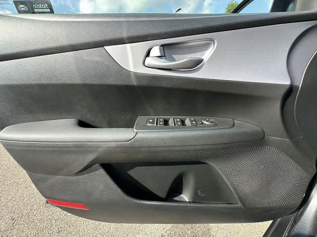 Used 2024 Kia Forte LXS w/ LXS Technology Package FWD image 15