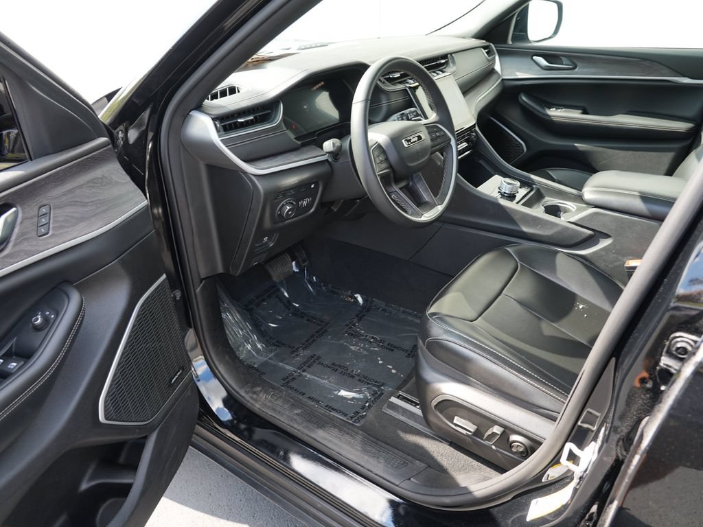 Used 2024 Jeep Grand Cherokee Limited 4xe AWD/4WD image 13
