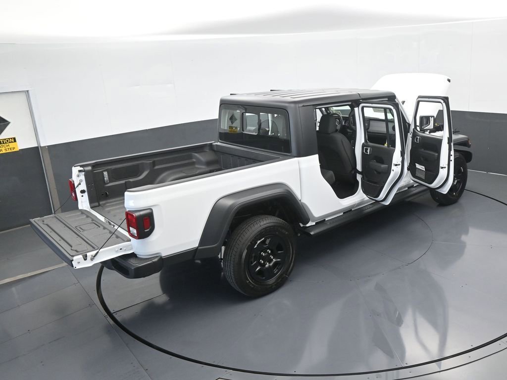 Used 2025 Jeep Gladiator Sport image 64