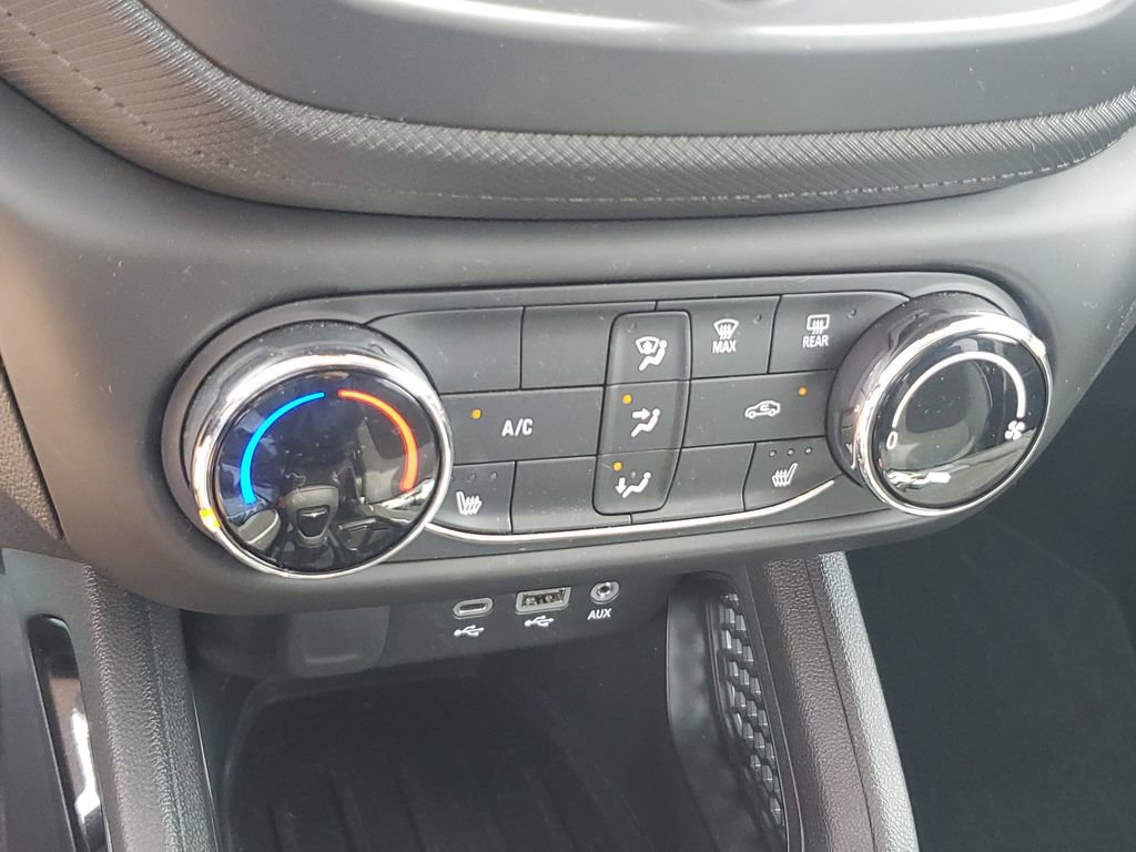 Used 2023 Chevrolet TrailBlazer LT FWD image 22