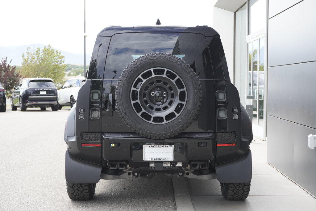 New 2026 Land Rover Defender 110 OCTA AWD/4WD image 6