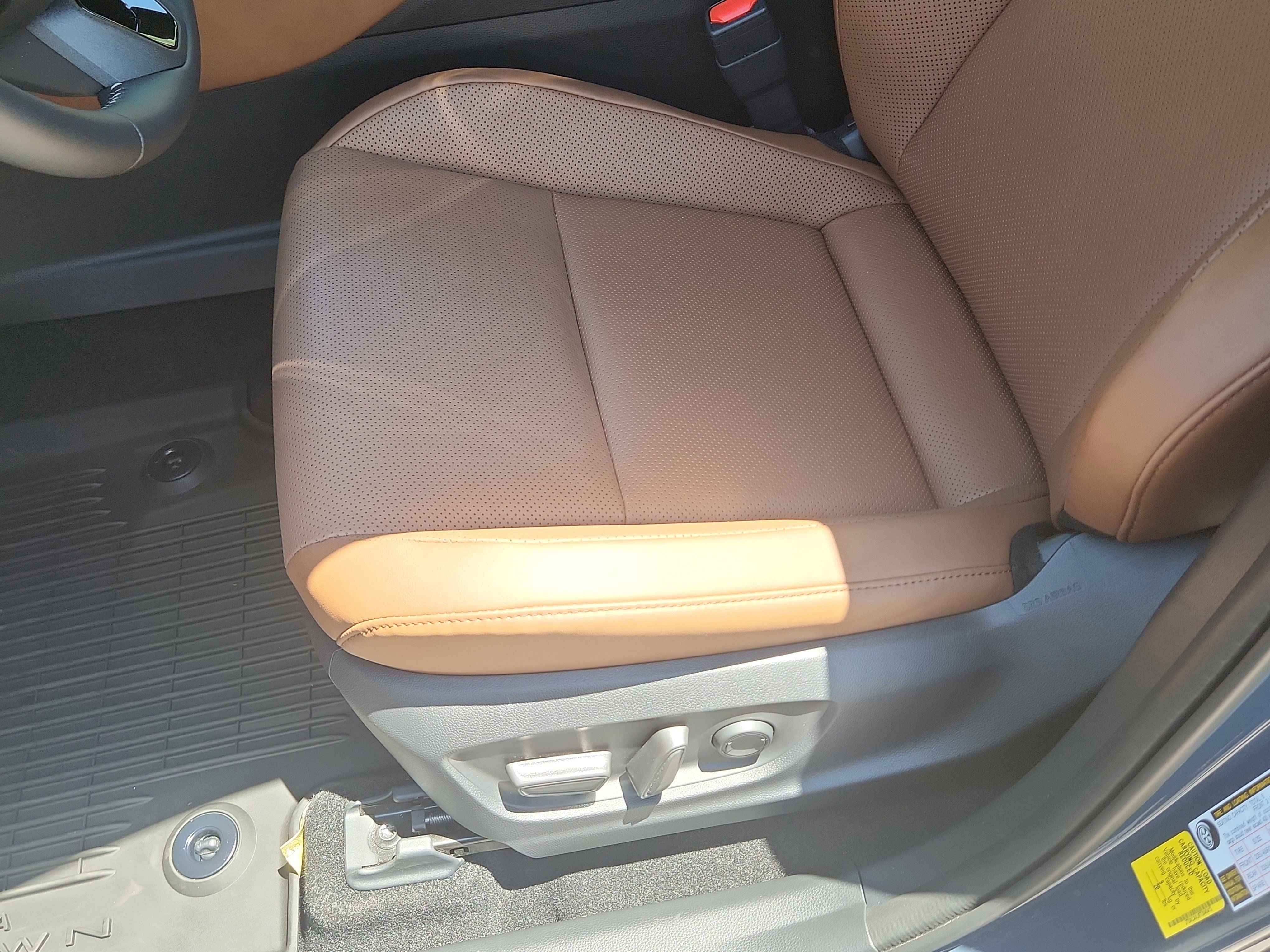 Certified 2026 Toyota Crown Signia AWD/4WD image 7