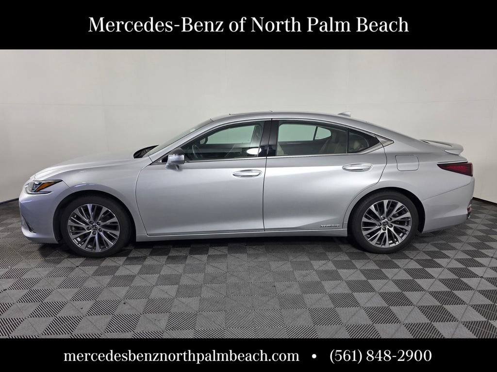 Used 2019 Lexus ES 300h w/ Premium Package FWD image 3