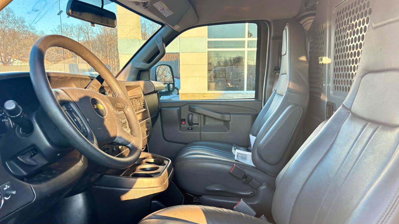 Used 2022 Chevrolet Express 2500 RWD 2500 135 w/ Driver Convenience Package image 16