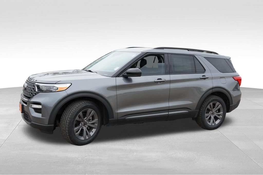 Certified 2024 Ford Explorer XLT w/ Equipment Group 202A AWD/4WD image 10