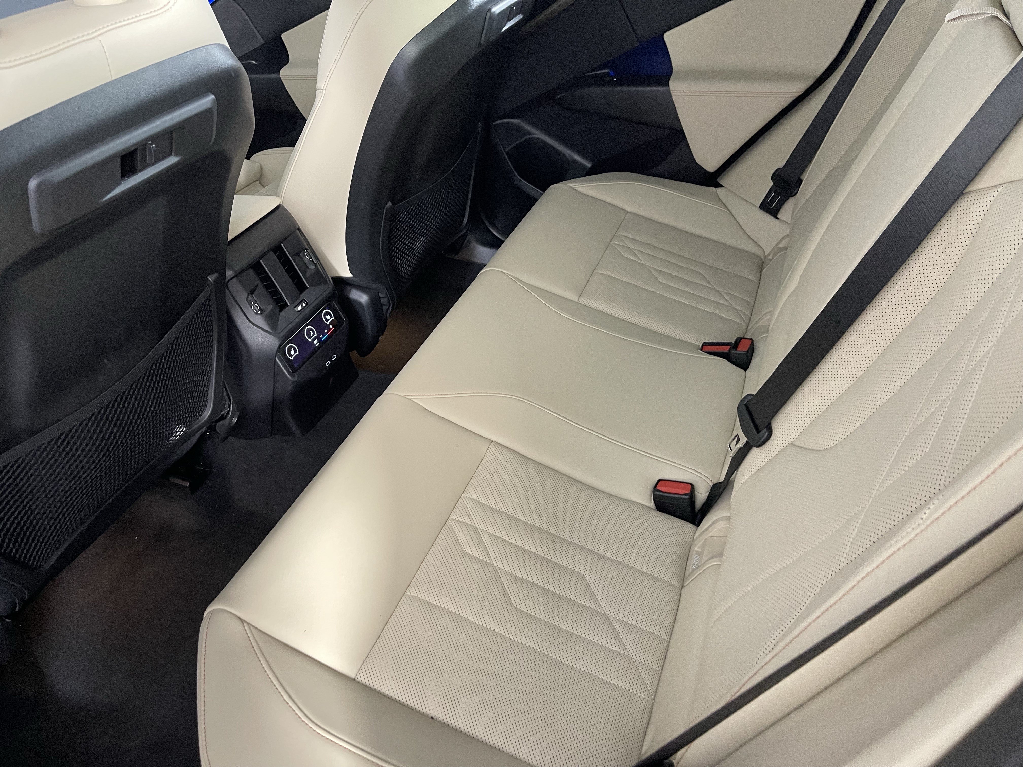 Certified 2025 BMW X3 xDrive30i w/ Premium Package AWD/4WD image 17