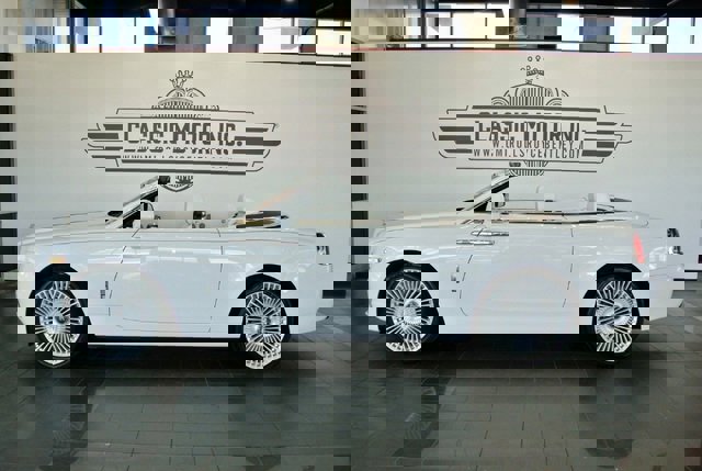 Used 2019 Rolls-Royce Dawn image 2