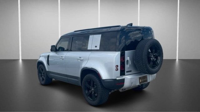 Used 2020 Land Rover Defender 110 First Edition AWD/4WD image 12
