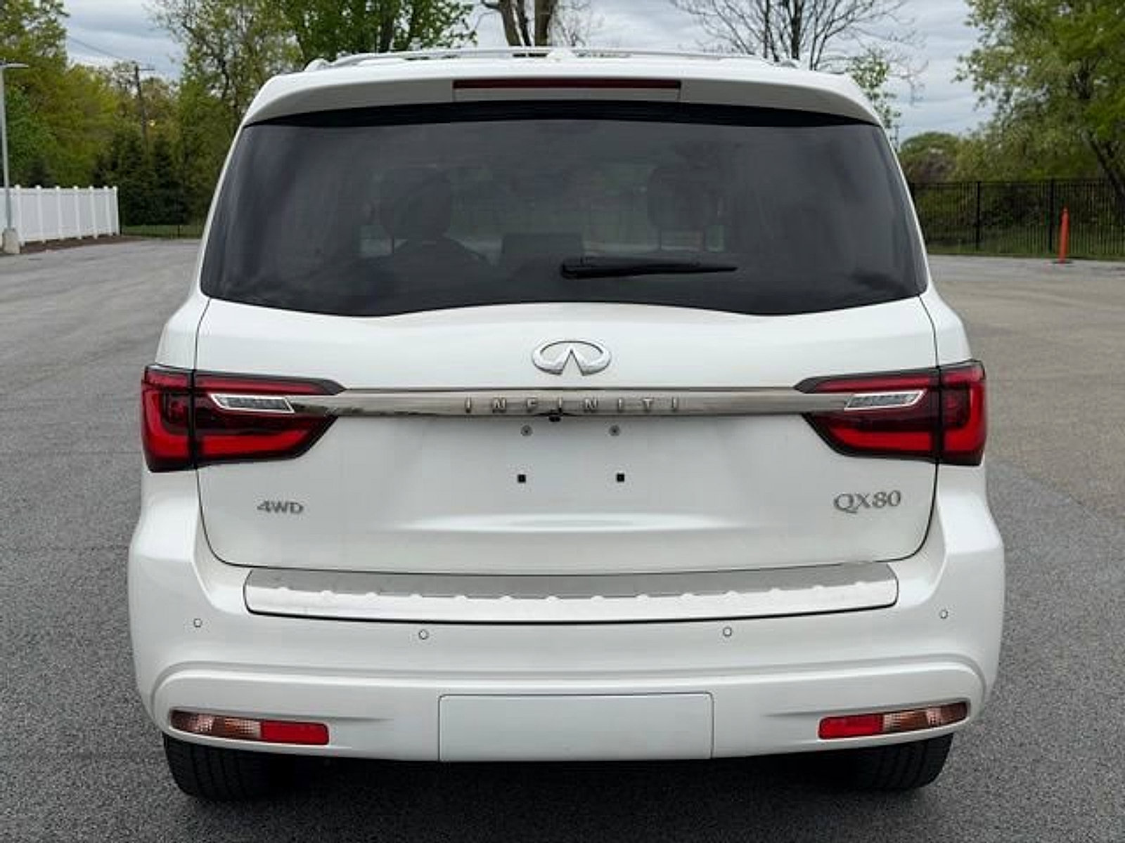 Used 2024 INFINITI QX80 Premium Select w/ Cargo Package AWD/4WD image 6