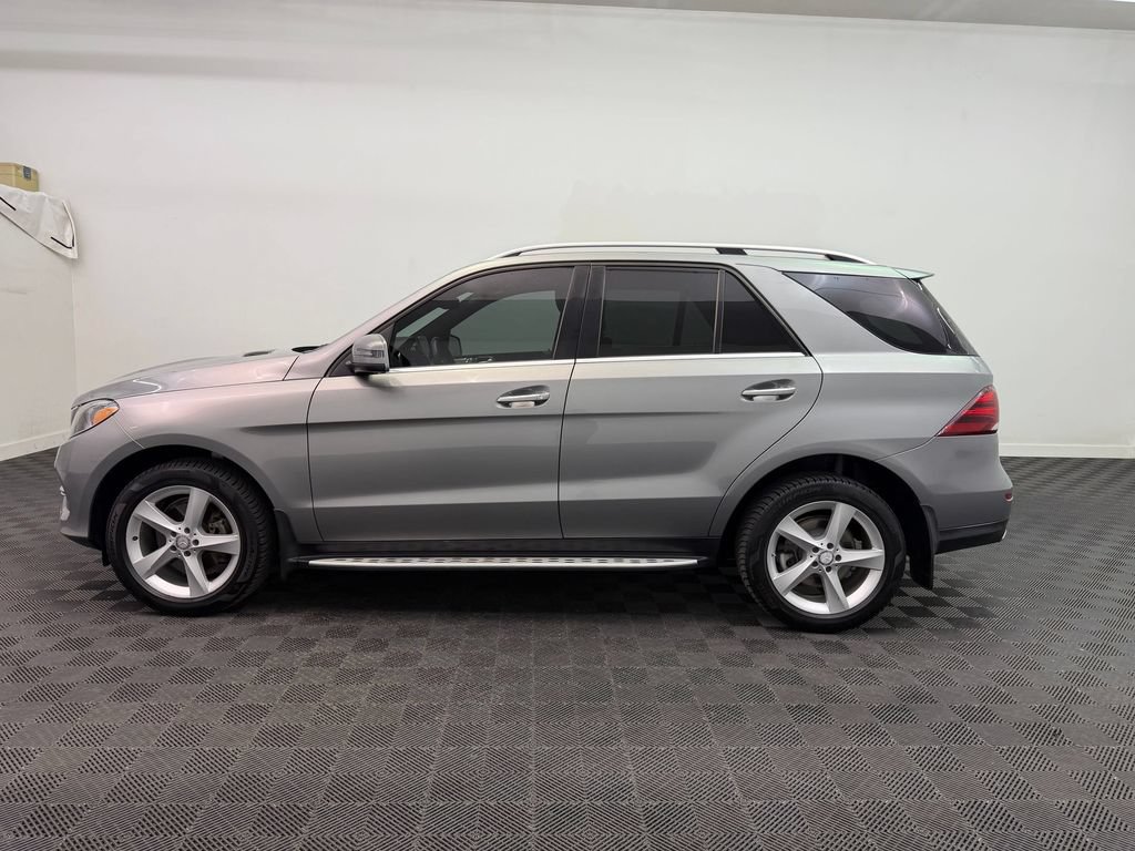 Used 2016 Mercedes-Benz GLE 300d 4MATIC image 2