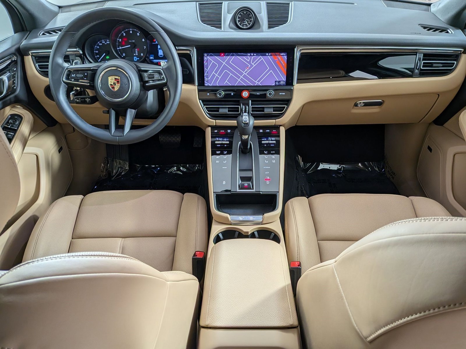 Certified 2025 Porsche Macan Turbo AWD/4WD image 21