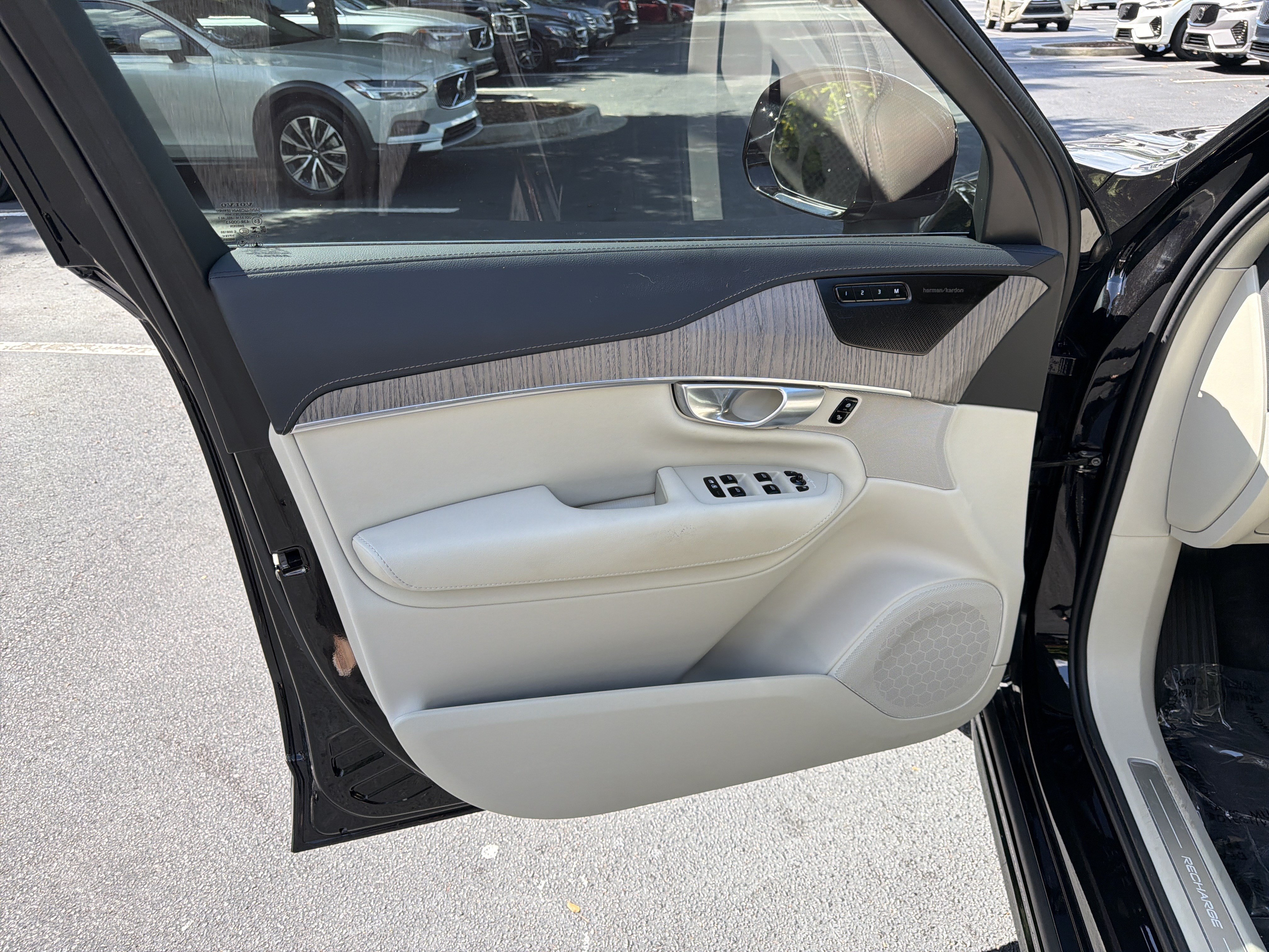 Certified 2024 Volvo XC90 T8 Ultimate w/ Protection Package Premier AWD/4WD image 14