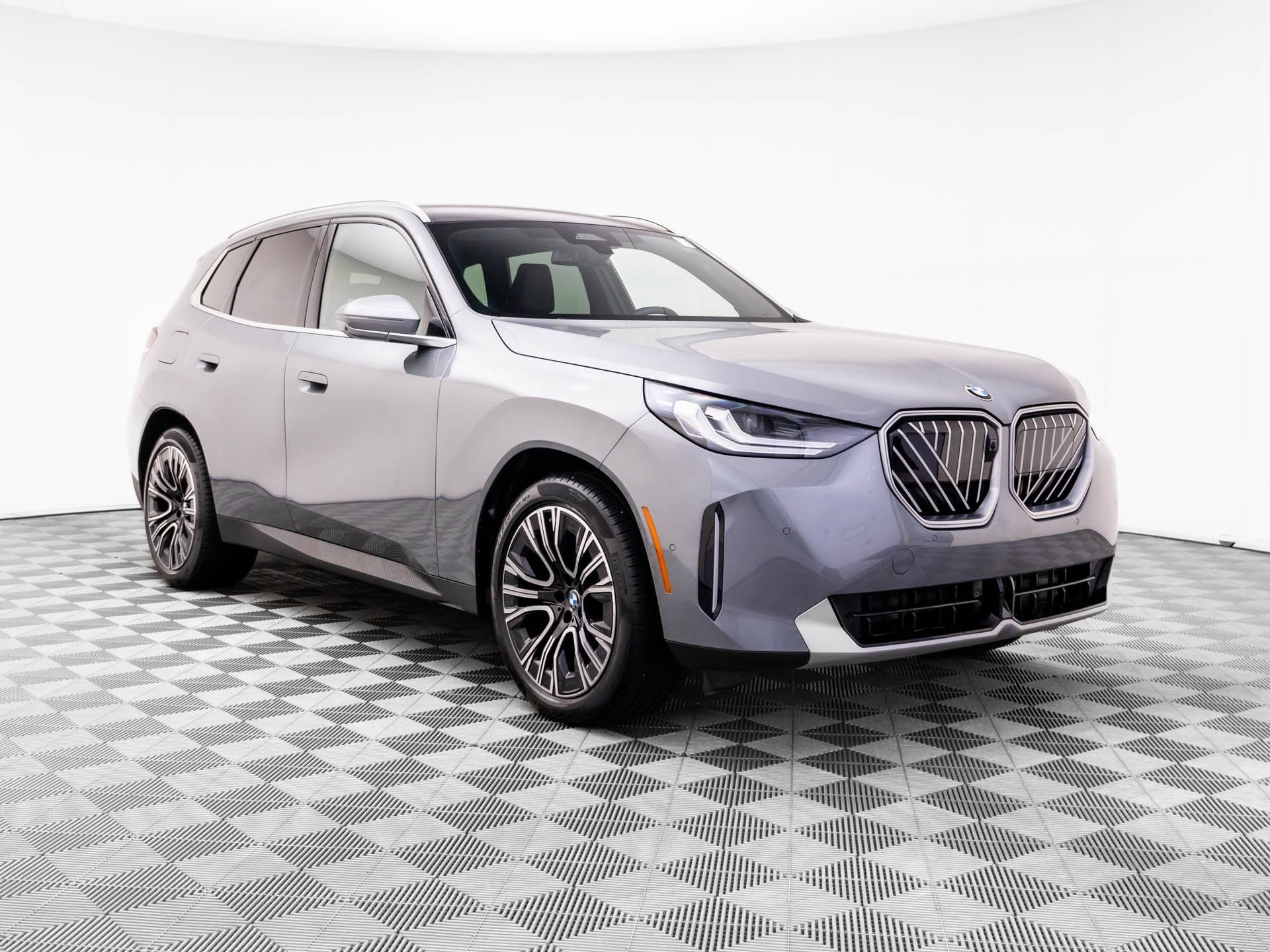 Used 2025 BMW X3 xDrive30i w/ Premium Package AWD/4WD image 8