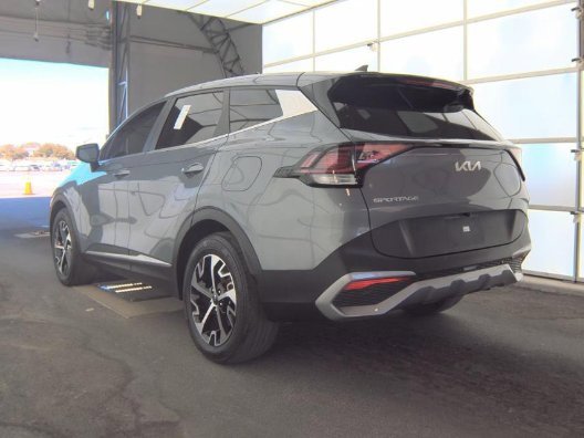 Used 2023 Kia Sportage EX image 4