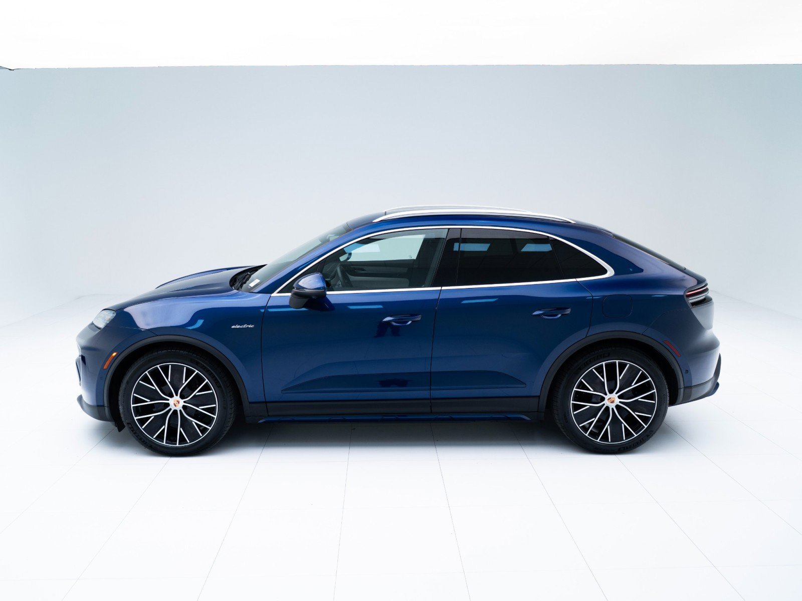 New 2026 Porsche Macan Electric RWD image 2