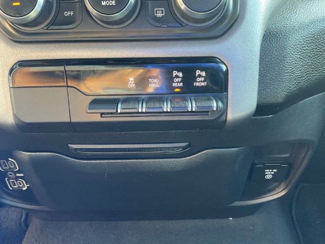 Used 2022 RAM 1500 Big Horn AWD/4WD image 29
