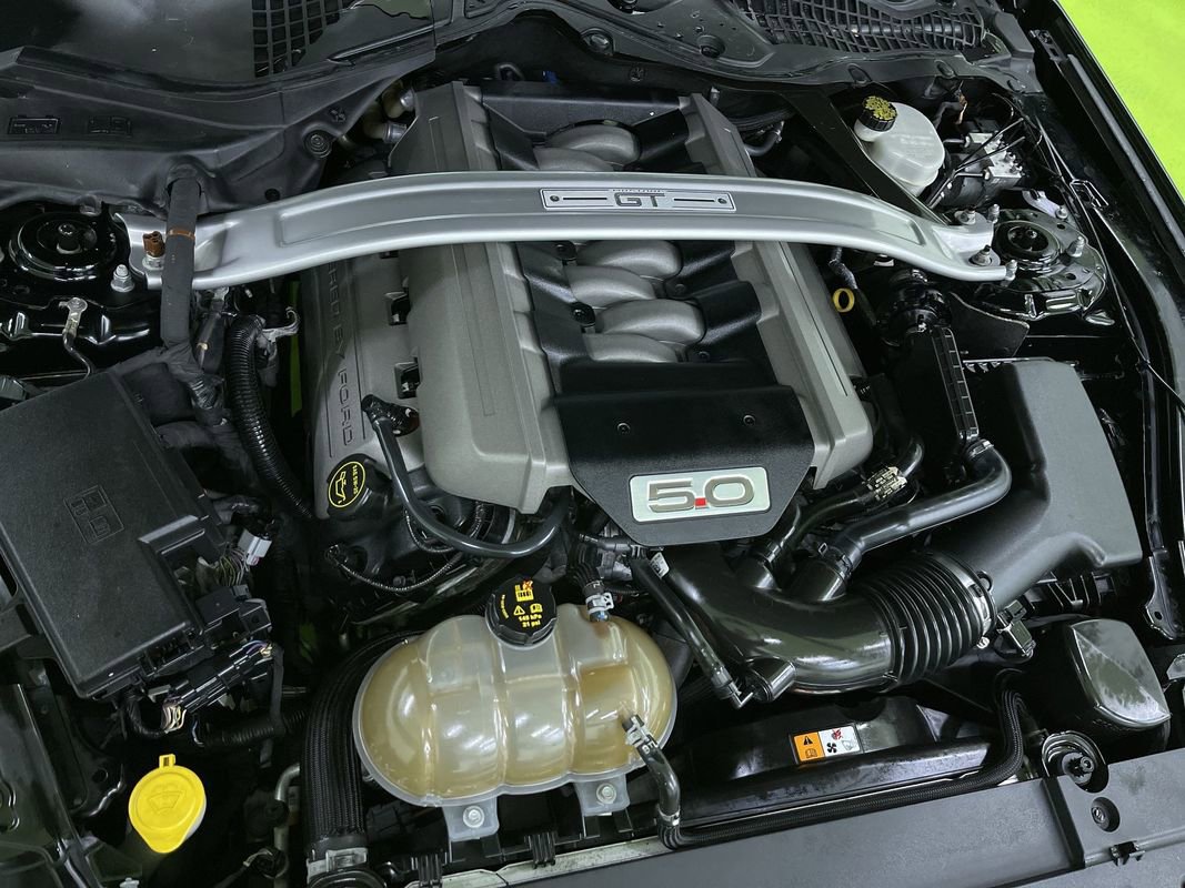 Used 2017 Ford Mustang GT Premium image 28