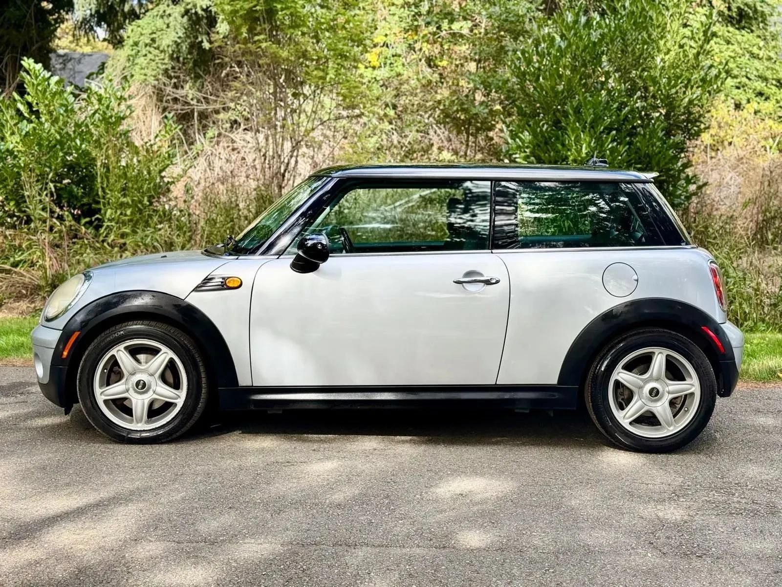 Used 2007 MINI Cooper Hardtop FWD image 2
