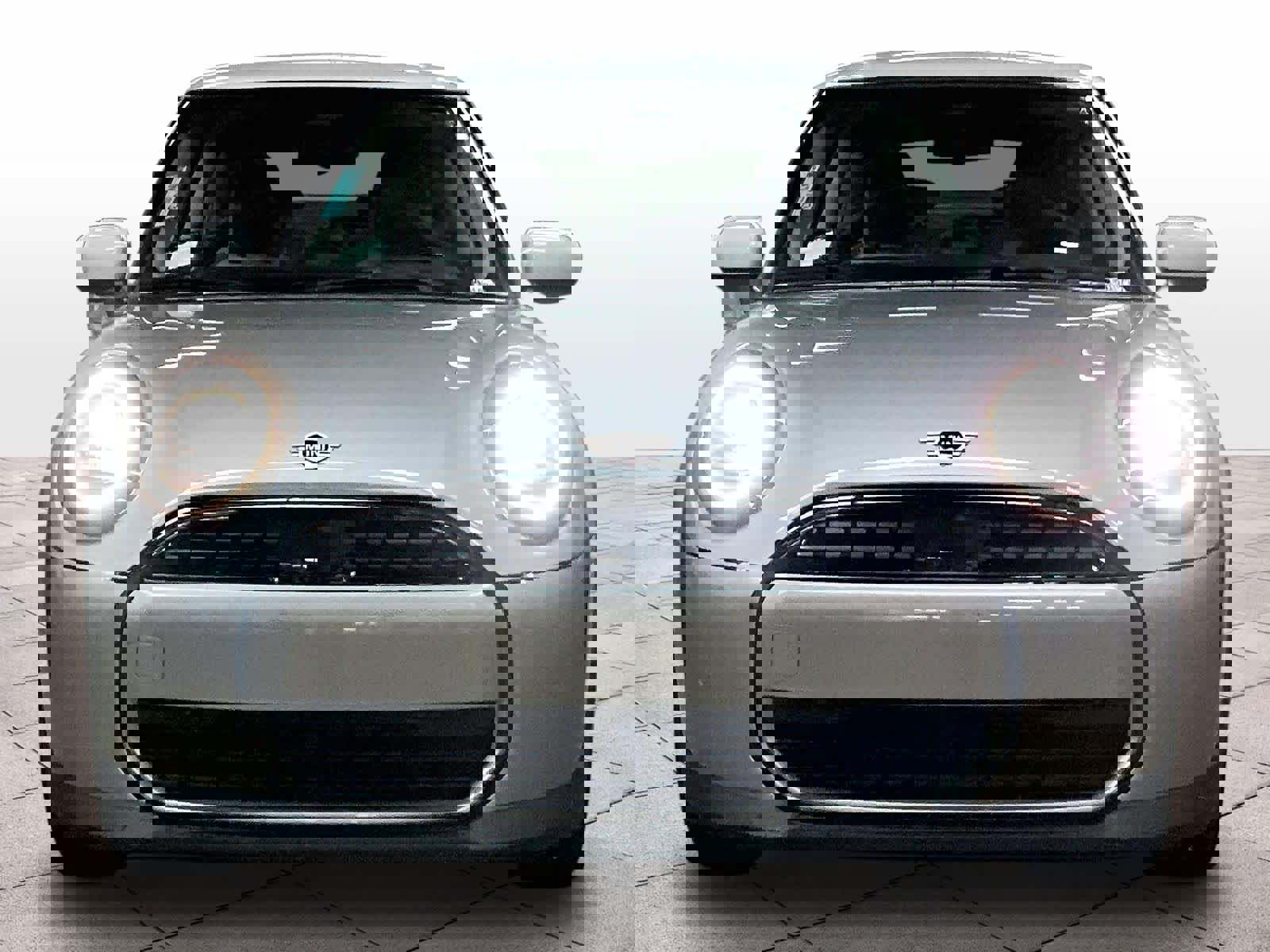 Used 2025 MINI Cooper 2-Door Hardtop image 3